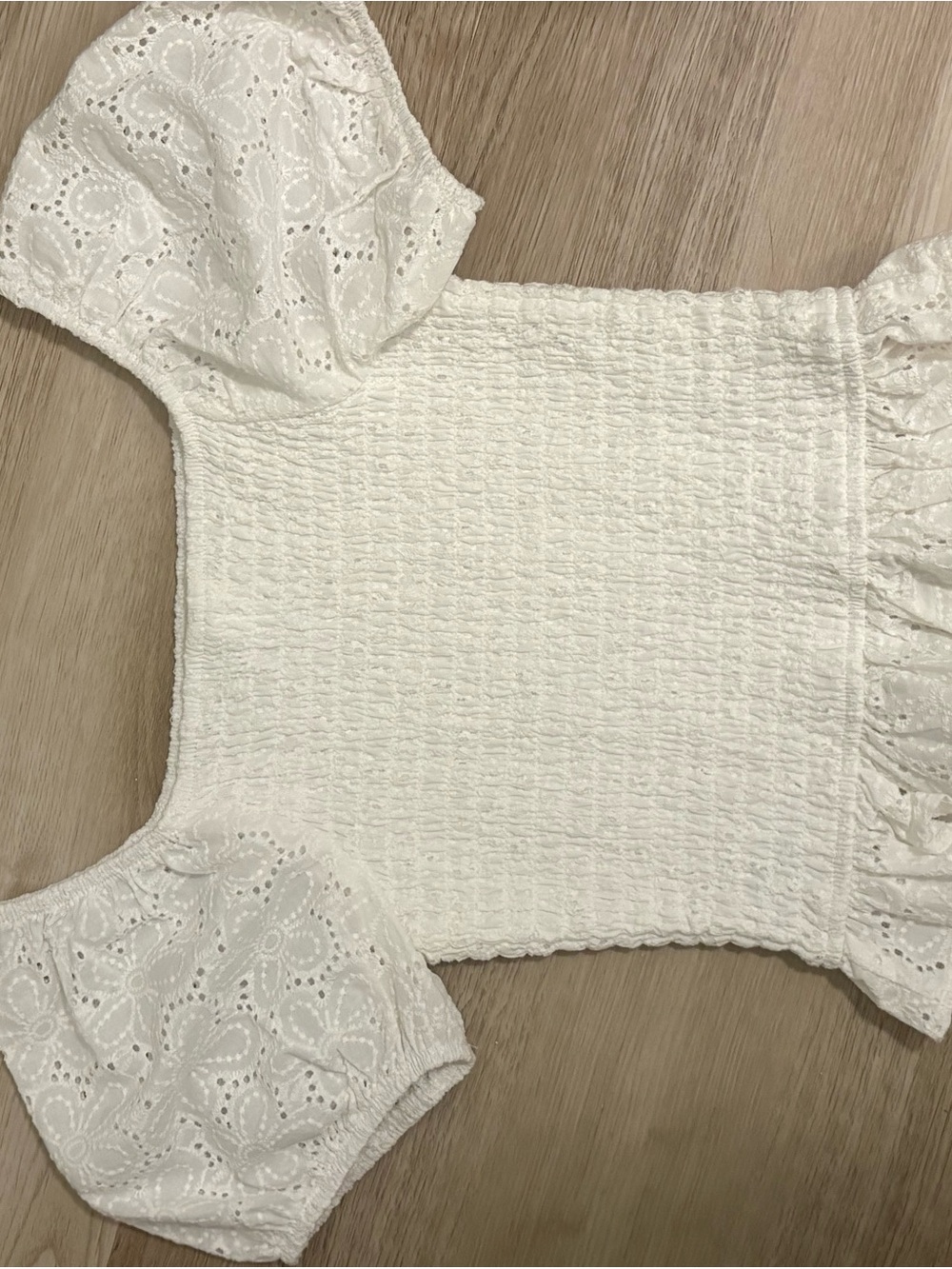 art class White Smocked Eyelet Puff Sleeve Crop Top